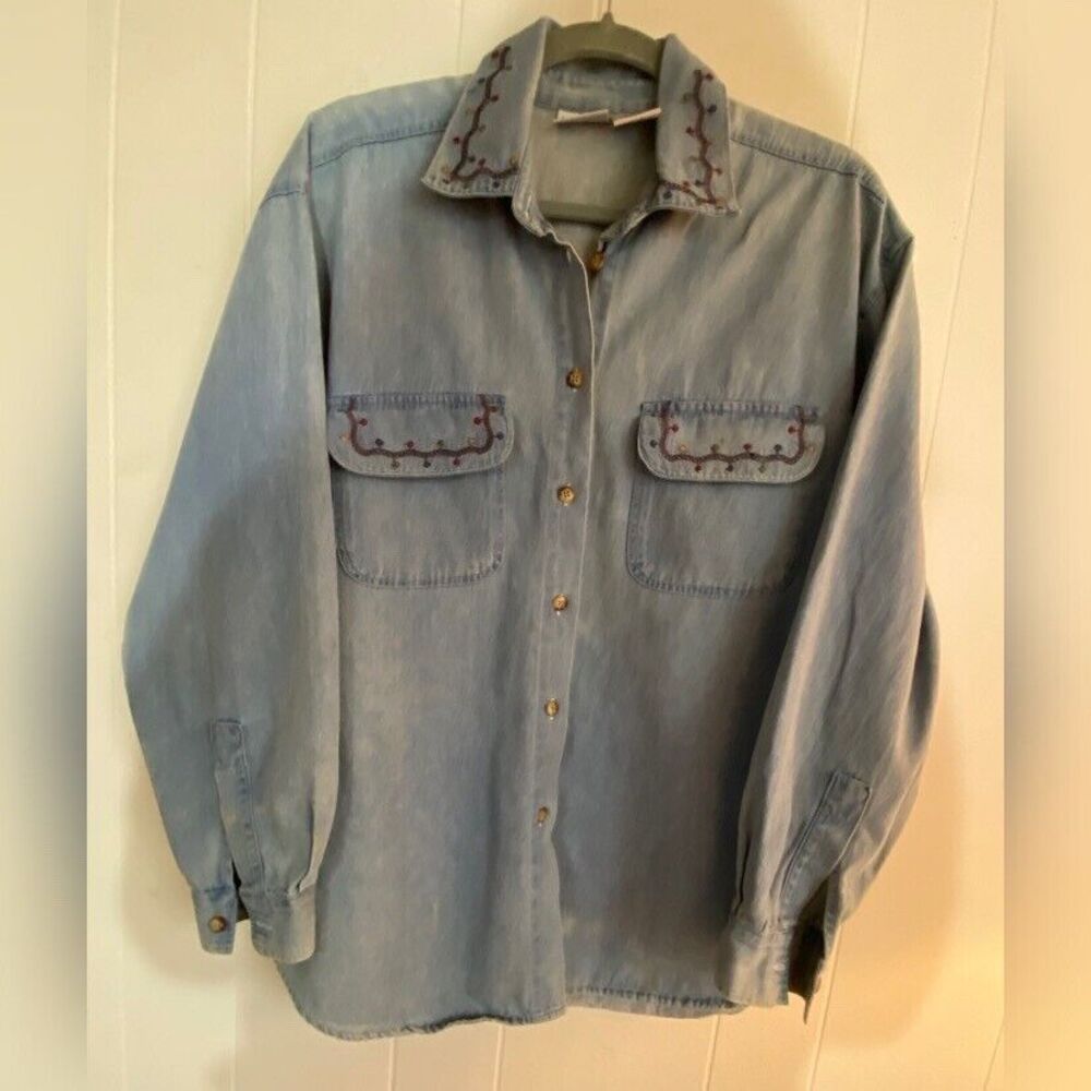 Capacity Blouse Women’s Medium Blue Cotton Denim Embroidered Pockets Cowgirl